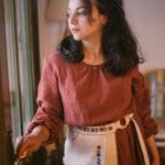 Catrință stilizată din cânepă țesută manual – inspirație tradițională românească